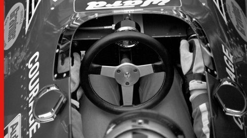 DE TOMASO - RACING BLUE BLOOD